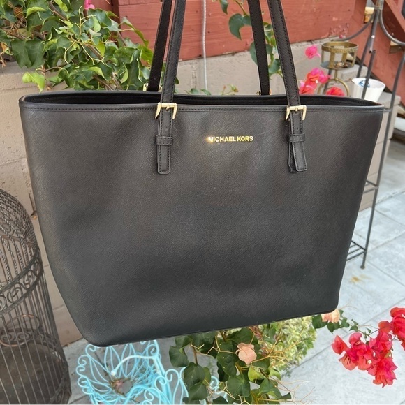 Jetset Authentic Michael Kors Black shoulder Sofiano Leather Work Vacation Bag - Picture 3 of 15